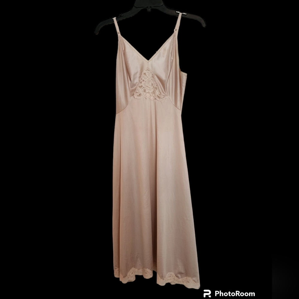 VINTAGE Blush Pink Sears full slip Lace Hem & Bodice accents Adjustable Straps M